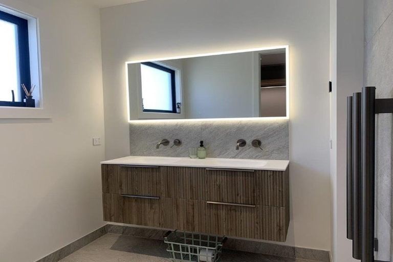 Photo of property in 27 Rubus Street, Wanaka, 9382