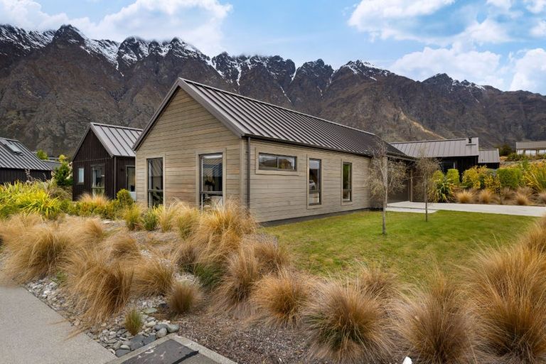 Photo of property in 4 Polperro Court, Jacks Point, Queenstown, 9371