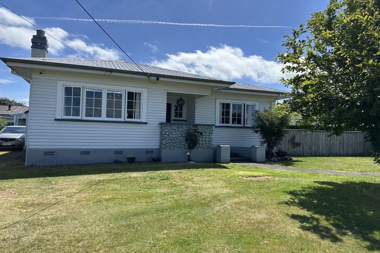 Photo of property in 63 Collingwood Street, Eltham, 4322