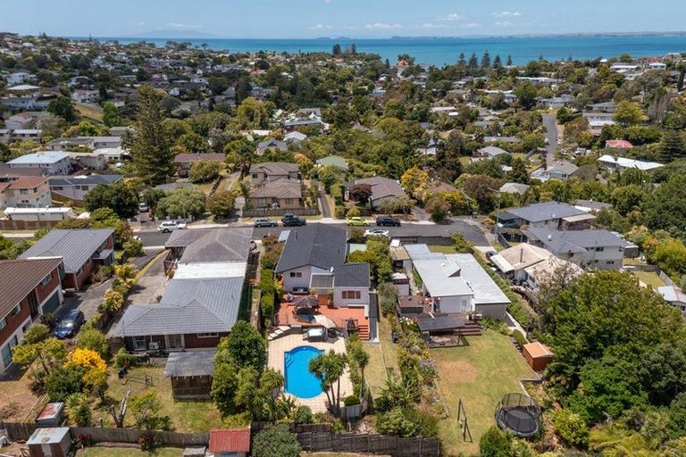 Photo of property in 7 Charmaine Road, Torbay, Auckland, 0630