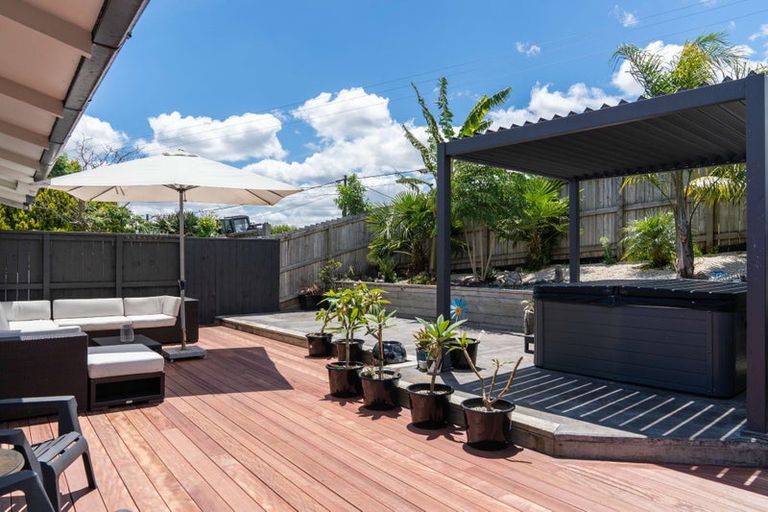 Photo of property in 36 Moffat Road, Red Beach, 0932