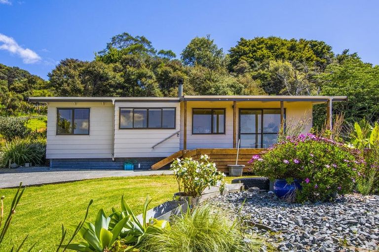 Photo of property in 1 Wairimu Way, Waipu, 0582
