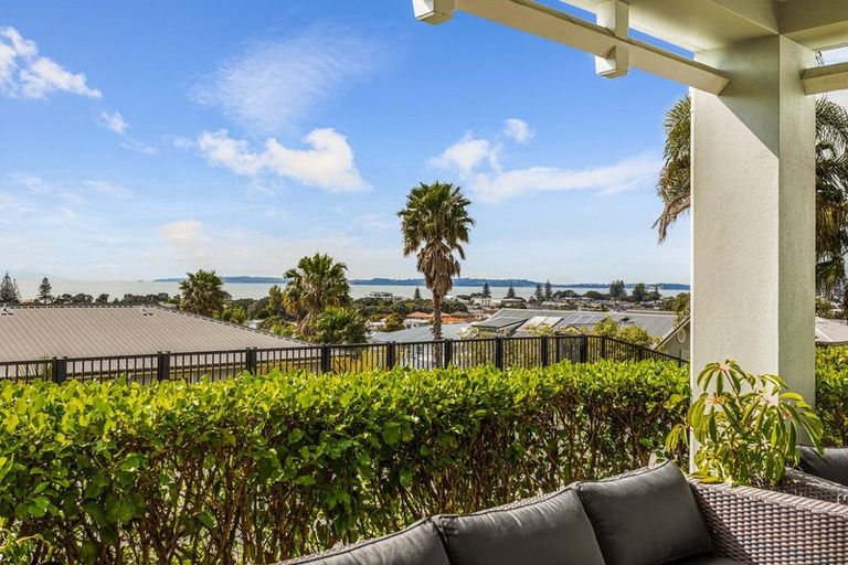 Photo of property in 6 Sunshine Terrace, Orewa, 0931