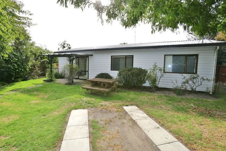 Photo of property in 1/36 Pitcairn Crescent, Bryndwr, Christchurch, 8053