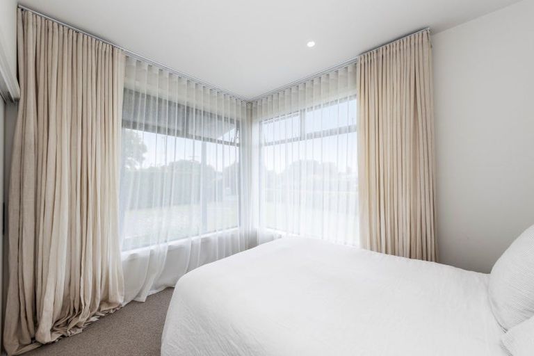 Photo of property in 56 Covil Avenue, Te Atatu South, Auckland, 0610