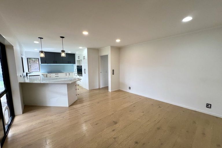 Photo of property in 9 West Fairway, Golflands, Auckland, 2013