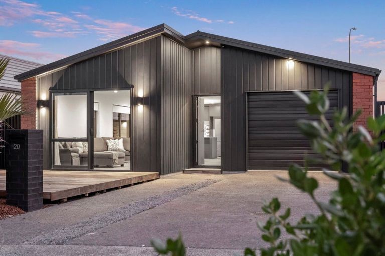 Photo of property in 20 Empire Crescent, Papamoa, 3118