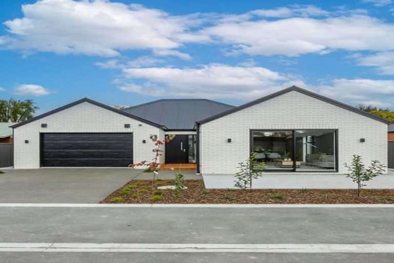 Photo of property in 13 Bethell Close, Rangiora, 7400
