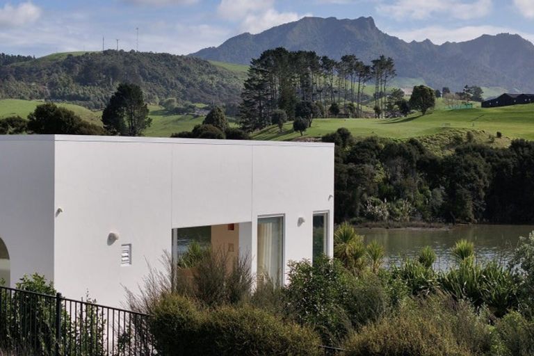 Photo of property in 16 Rangitahi Road, Raglan, 3225