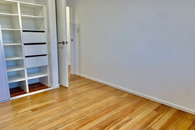 Photo of property in 29 Sylvan Crescent, Te Atatu South, Auckland, 0610