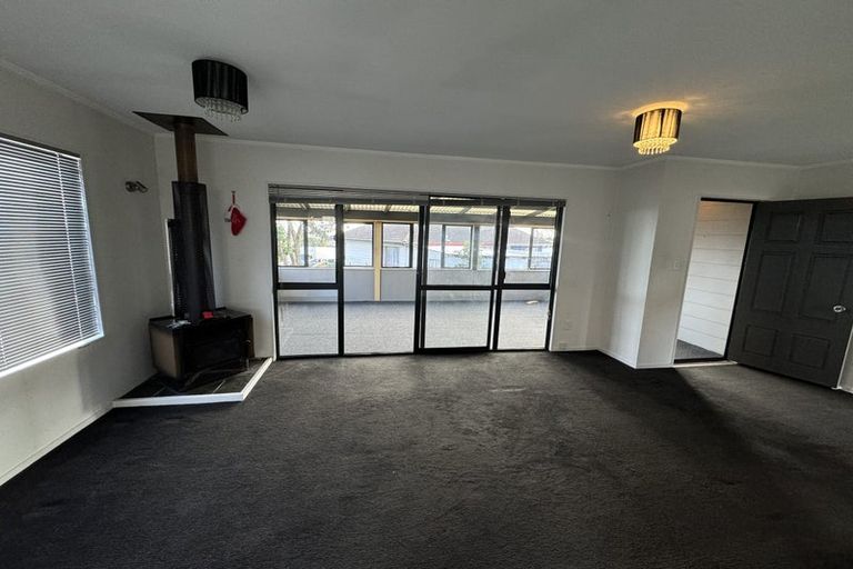 Photo of property in 51 Hollyford Drive, Clover Park, Auckland, 2105