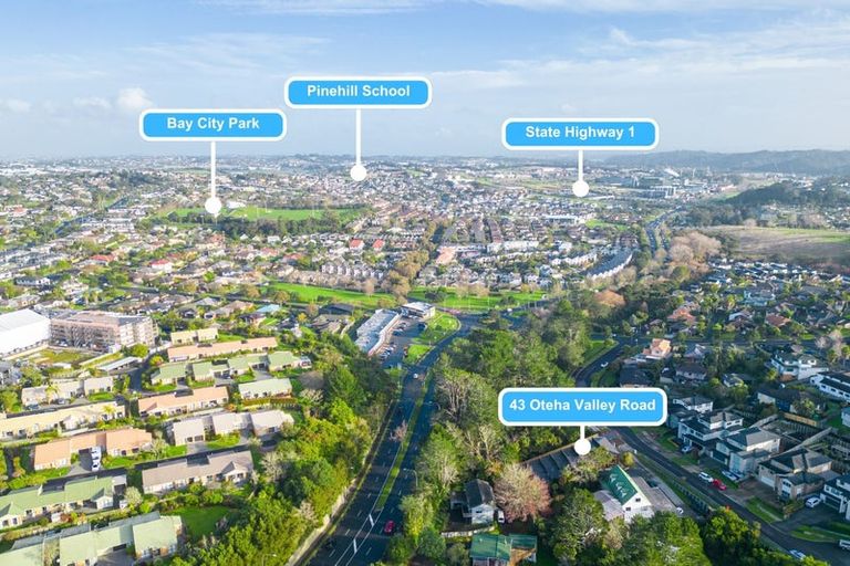 Photo of property in 43 Oteha Valley Road, Northcross, Auckland, 0632