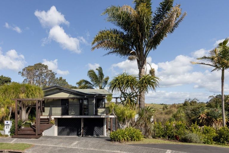 Photo of property in 27 Te Arawa Place, Welcome Bay, Tauranga, 3112