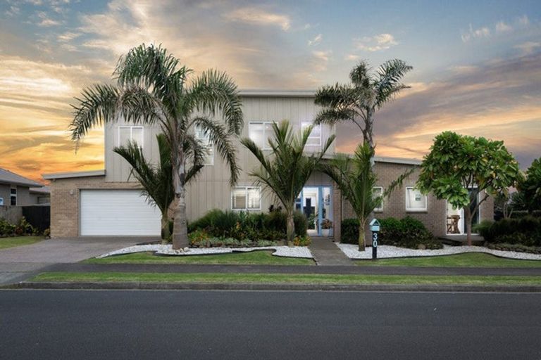 Photo of property in 30 Surfers Avenue, Waihi Beach, 3611