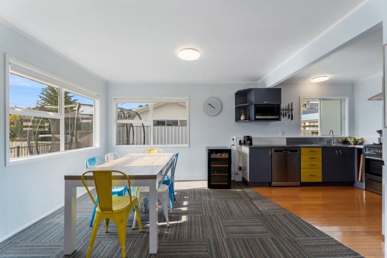 Photo of property in 7b Taylor Road, Papamoa Beach, Papamoa, 3118