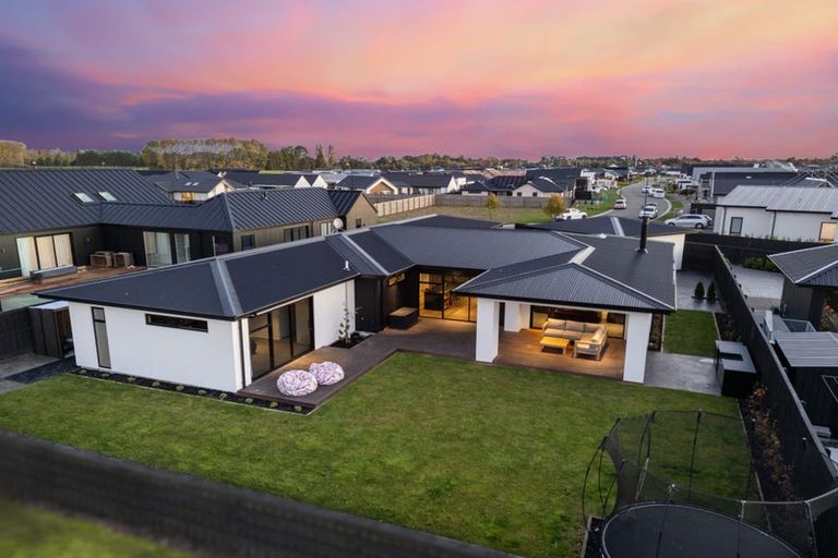 Photo of property in 19 Frank Ernest Crescent, Prebbleton, 7676