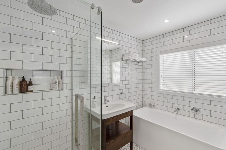 Photo of property in 4/203 Lake Road, Belmont, Auckland, 0622