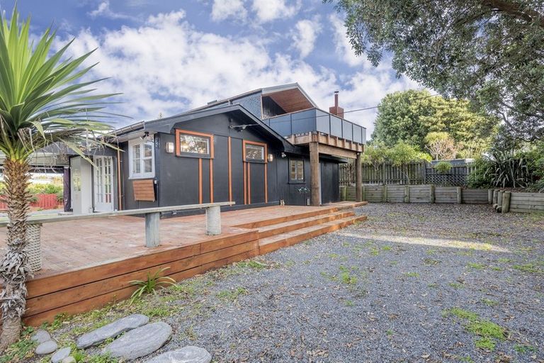 Photo of property in 2 The Avenue, Otaki Beach, Otaki, 5512