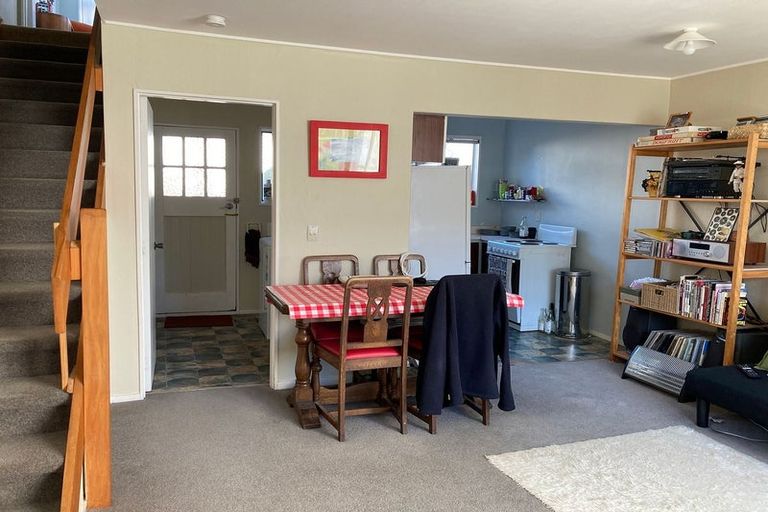 Photo of property in 2/100 Lyall Parade, Lyall Bay, Wellington, 6022