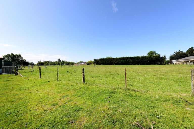 Photo of property in 19 Mount John Road, Waimate, 7977