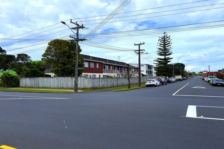 Photo of property in 4/773 Beach Road, Browns Bay, Auckland, 0630