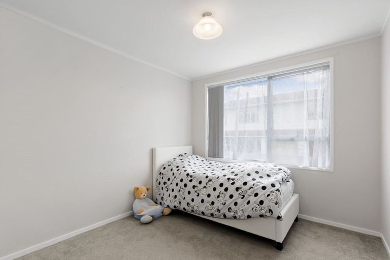 Photo of property in 41 Oreil Avenue, West Harbour, Auckland, 0618
