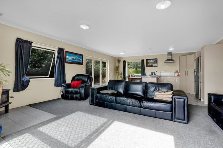 Photo of property in 333 Paraite Road, Paraite, New Plymouth, 4373