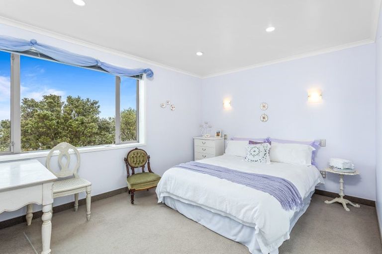 Photo of property in 88 Grovenor Drive, Orewa, 0931