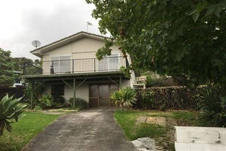 Photo of property in 3 Bonito Place, Bayview, Auckland, 0629