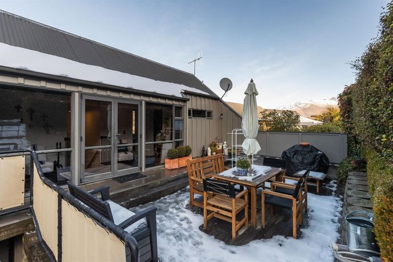 Photo of property in Marina Village, 1/10 Marina Drive, Frankton, Queenstown, 9300
