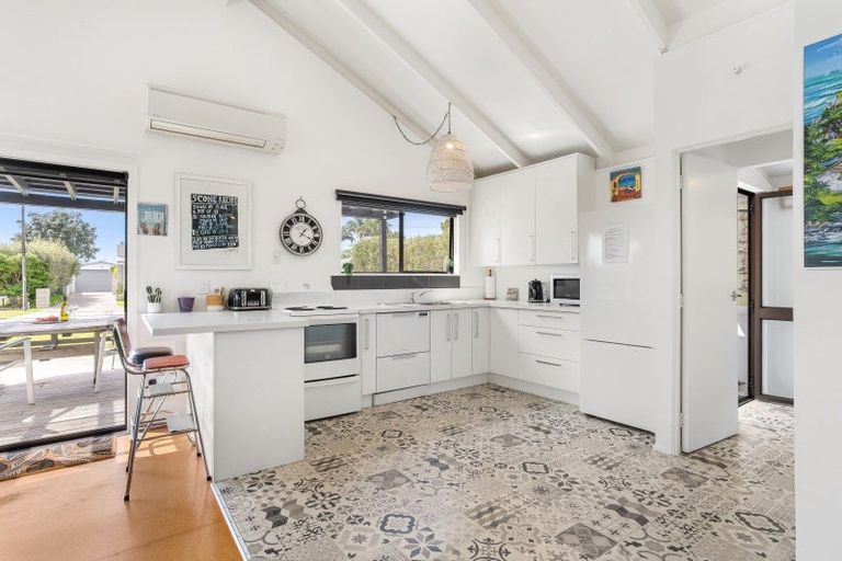 Photo of property in 215a Kiwi Road, Whangamata, 3620