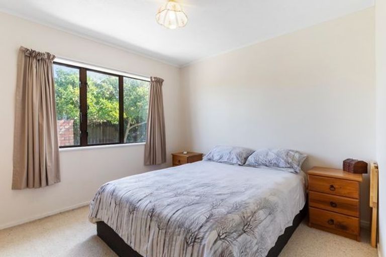 Photo of property in 268 Royal Road, Massey, Auckland, 0614