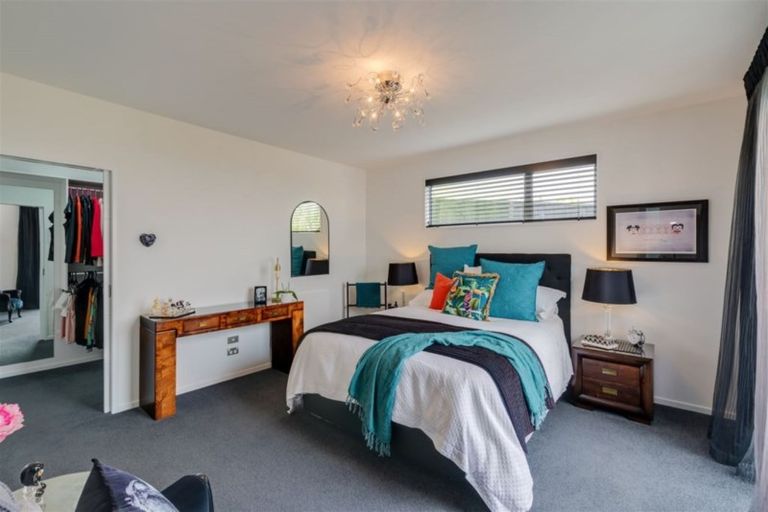 Photo of property in 138 Penruddock Rise, Westmorland, Christchurch, 8025