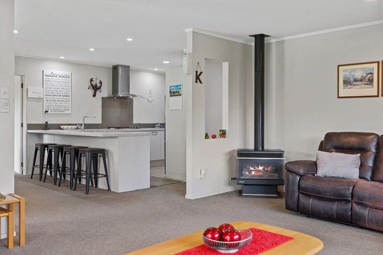 Photo of property in 27 Olympus Grove, Papamoa Beach, Papamoa, 3118