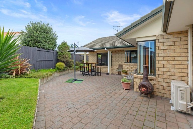 Photo of property in 2 Burnt Oak Drive, Pyes Pa, Tauranga, 3112