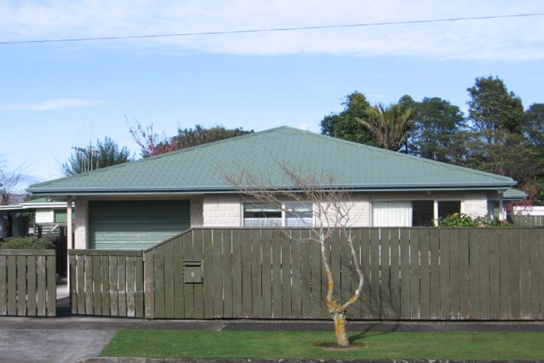 Photo of property in 5 Ballance Street, Levin, 5510