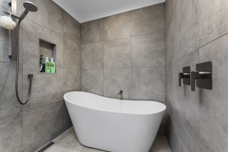 Photo of property in 17 Hobson Street, Levin, 5510