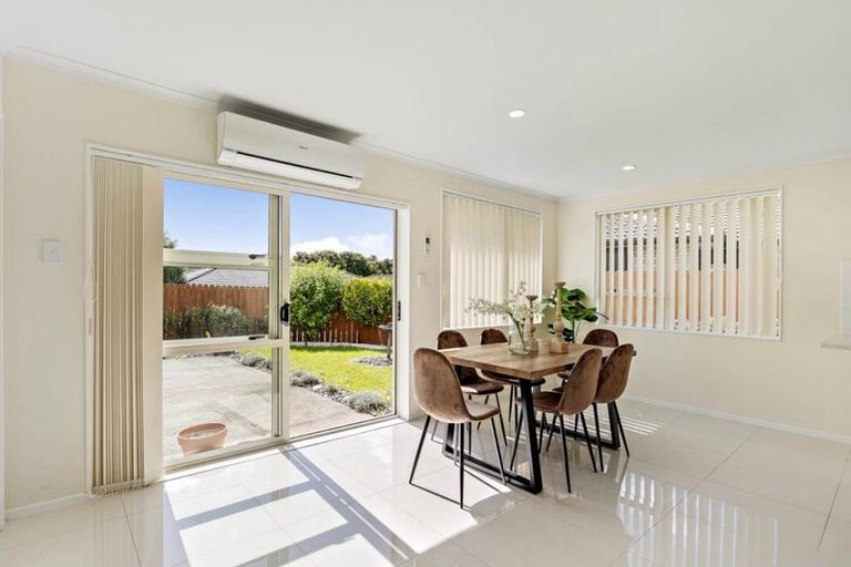 Photo of property in 12 Mt Lebanon Crescent, The Gardens, Auckland, 2105