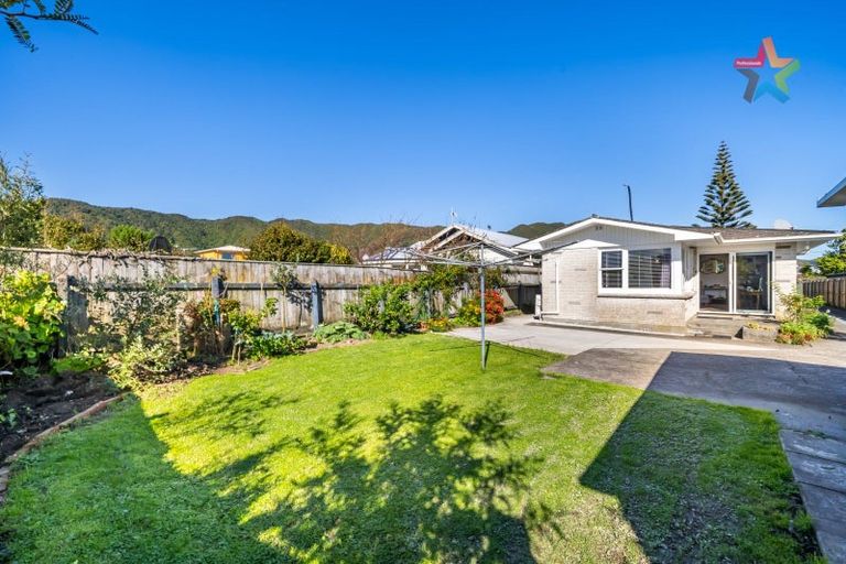 Photo of property in 25a Porutu Street, Fairfield, Lower Hutt, 5011