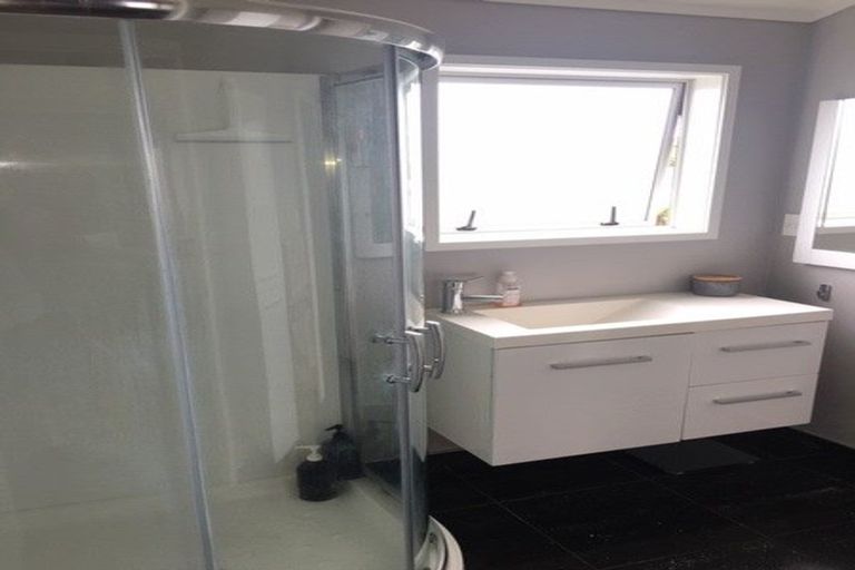 Photo of property in 10 Lorenzen Bay Road, Raglan, 3225