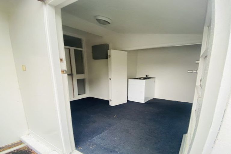 Photo of property in 8 Bushland Grove, Paparangi, Wellington, 6037