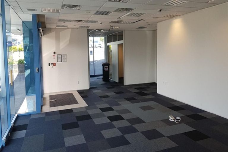 Photo of property in 2/4 Meadowland Drive, Somerville, Auckland, 2014