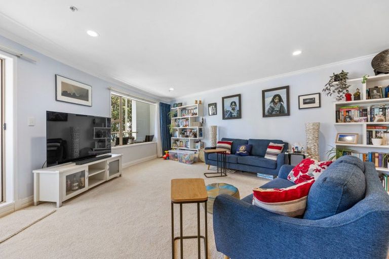 Photo of property in 1c Queen Street, New Plymouth, 4310