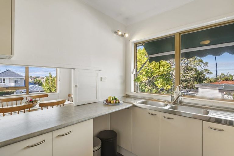 Photo of property in 1/33 Eversleigh Road, Belmont, Auckland, 0622