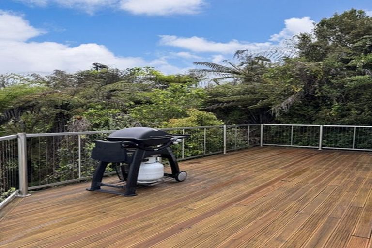 Photo of property in 2/57 Aeroview Drive, Beach Haven, Auckland, 0626