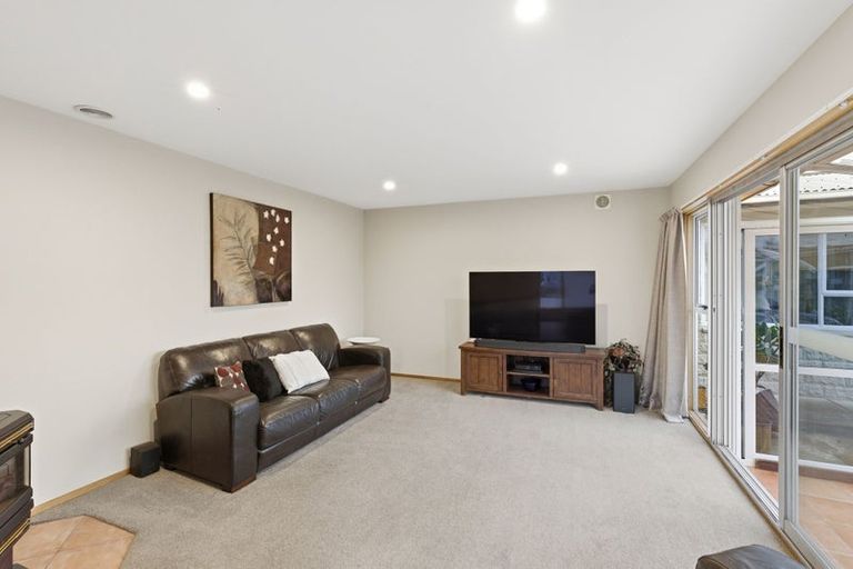 Photo of property in 16 Pethig Place, Halswell, Christchurch, 8025