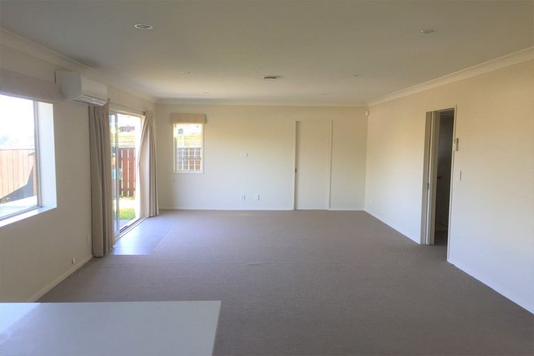 Photo of property in 242 Mark Avenue, Grenada Village, Wellington, 6037