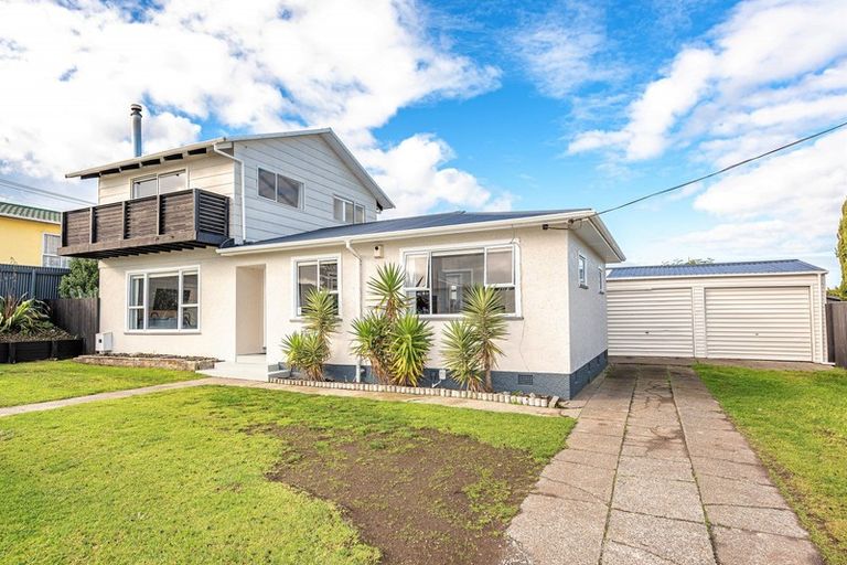 Photo of property in 28 Miro Street, Castlecliff, Whanganui, 4501