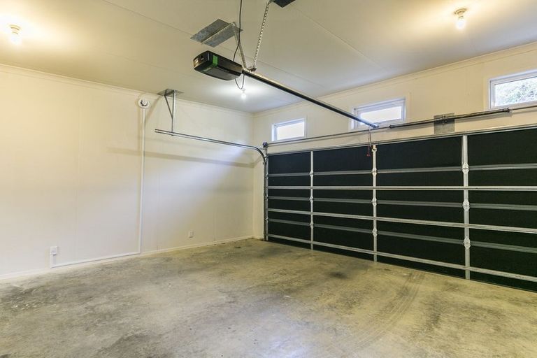 Photo of property in 23 Padnell Crescent, Paparangi, Wellington, 6037