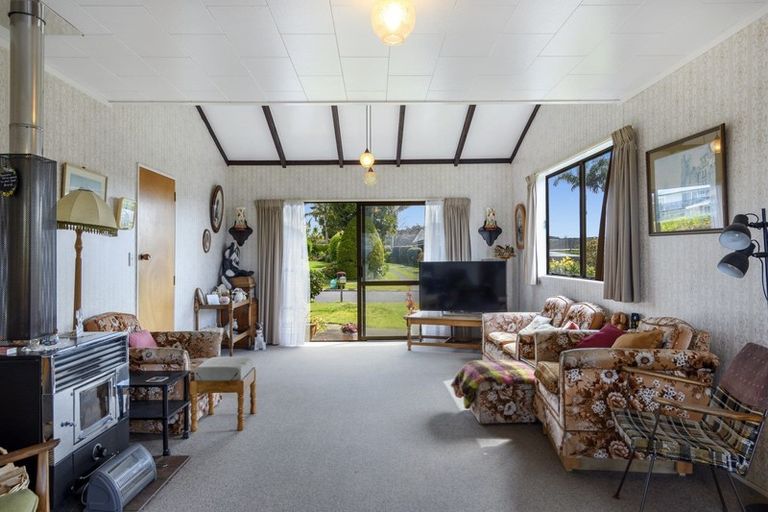 Photo of property in 37 Coppelia Avenue, Omokoroa, 3114